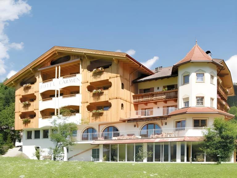 Hotel Mareo Dolomites in Marebbe