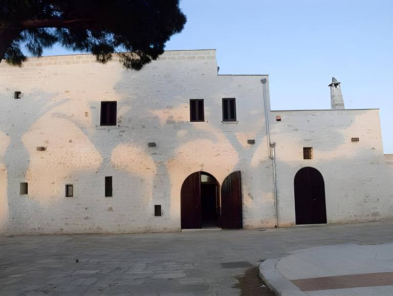 Farm with terrace, hot tub & private pool in Ostuni