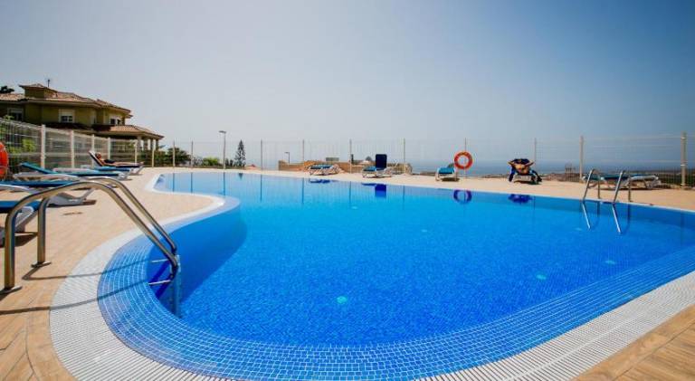 Rental apartment with garden, terrace & private pool — photo 4