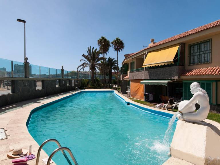 Beautiful holiday apartment with pool & terrace | Next to the beach | Suitable for remote work | Dogs allowed — photo 4