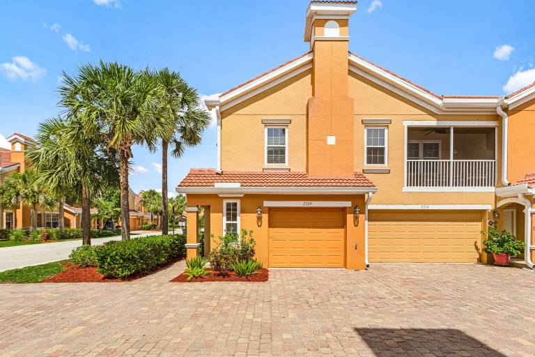 Family-friendly condo with heated pool & grill | Dogs allowed — photo 2