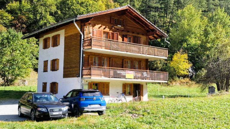 Ferienwohnung mit Hund in Evolène, Les Haudères für max. 6 Personen Ferienwohnung mit Hund in Evolène, Les Haudères für max. 6 Personen