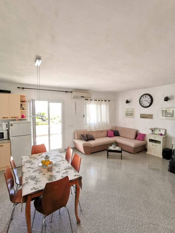 Three bedroom apartment with terrace and sea view Mimice, Omiš (A-14230-a) — photo 3
