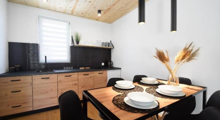Charming vacation home with garden, grill & terrace | Pets allowed — photo 3