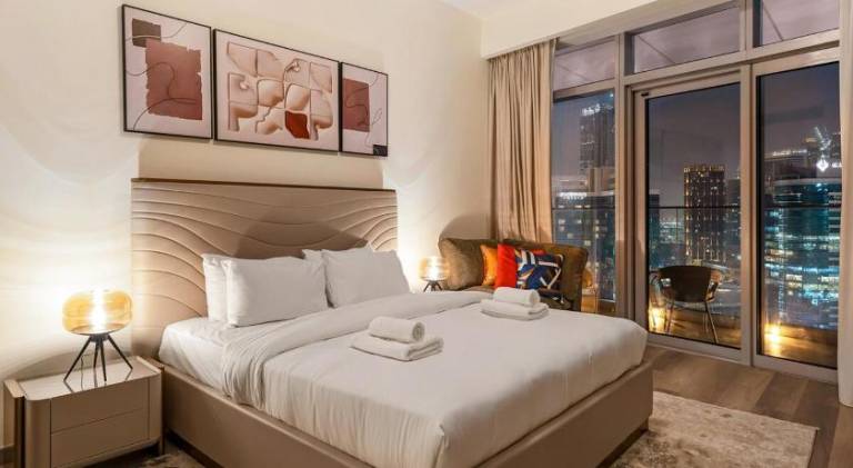 Fully equipped ample holiday apartment with sauna, private pool & patio | Next to The Dubai Fountain | Pets are welcome — photo 2