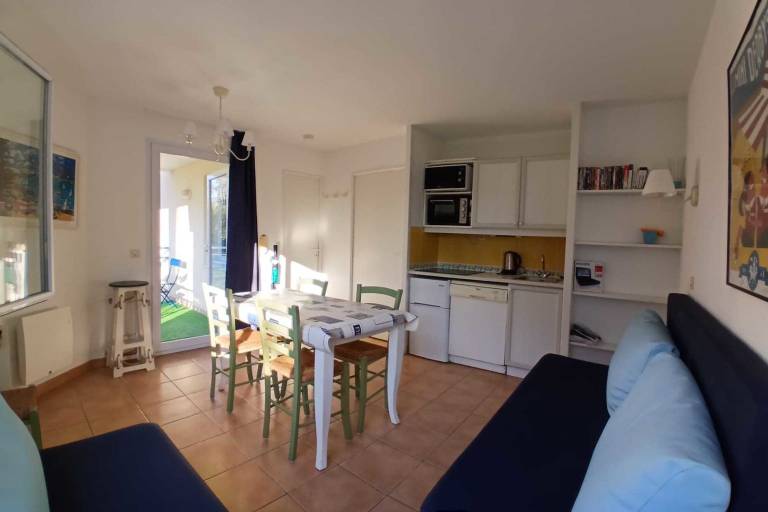 Apartment with yard, pool & terrace — photo 2