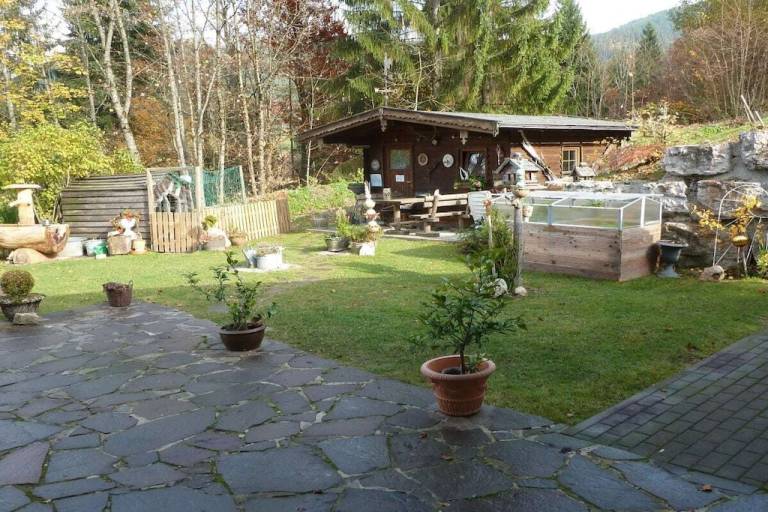 Vacation home with yard | Dogs allowed — photo 5