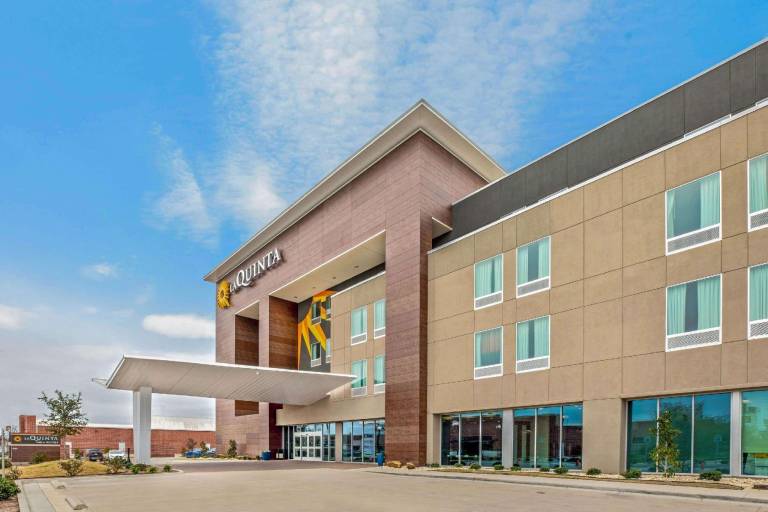 La Quinta Inn & Suites by Wyndham Waco Baylor Downtown in Waco, TX