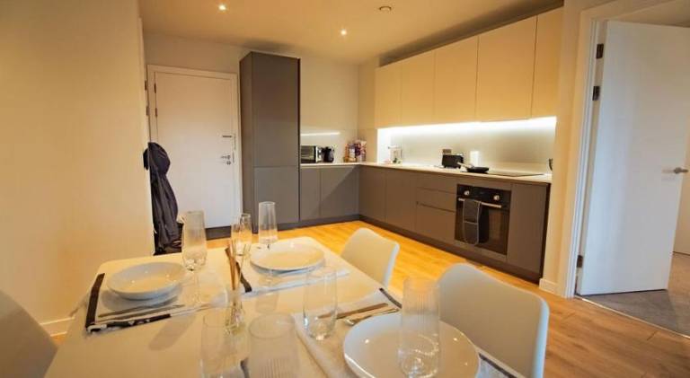 Luxury sky suites 2 bedroom 2 bathroom city centre apartment — photo 5