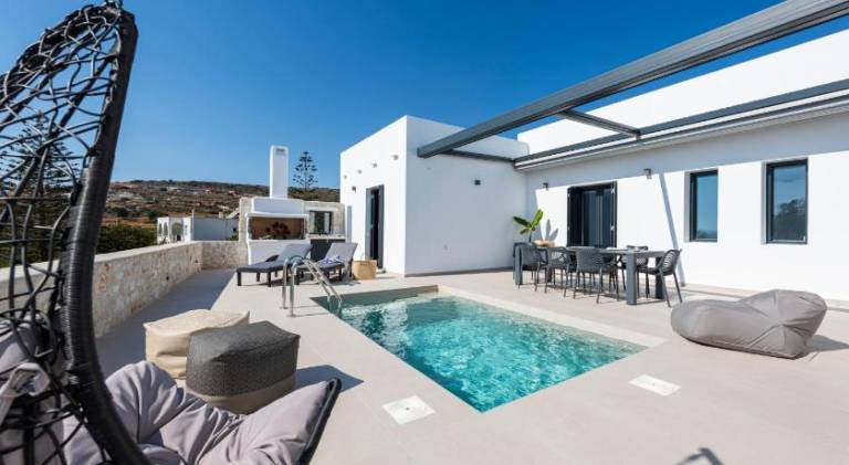 Villa with terrace, garden & private pool in Paros