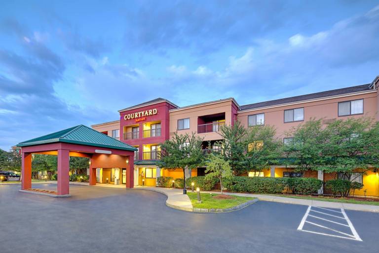 Courtyard by Marriott Manchester-Boston Regional Airport in Manchester, NH