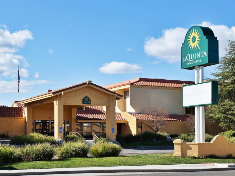 La Quinta Inn & Suites by Wyndham Redding in Redding, CA