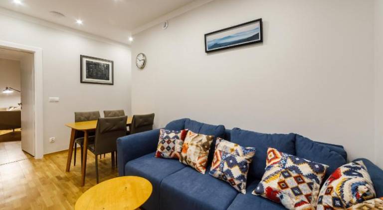 Holiday apartment with garden & patio — photo 4