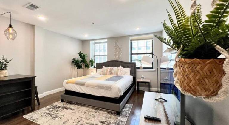 308 Cozy and warm King Bed APT in center city — photo 2