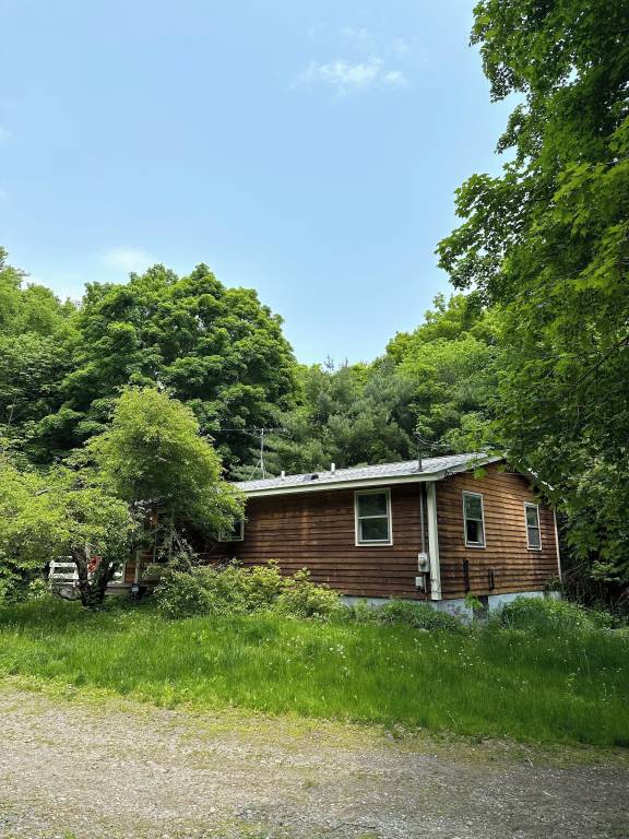 Cabin  Millerton