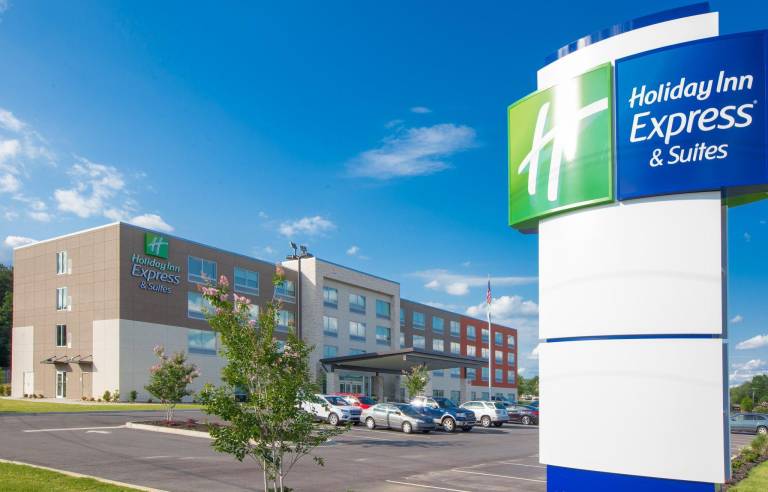 Holiday Inn Express & Suites Greenwood North By IHG in Greenwood, SC