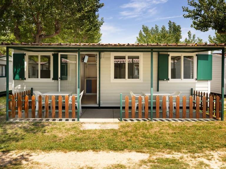 Children-friendly pleasant mobile home with pool & terrace | Close to the beach | Dogs allowed — photo 5