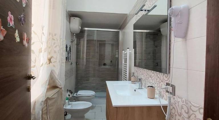 House | Next to Galleria Umberto I — photo 2