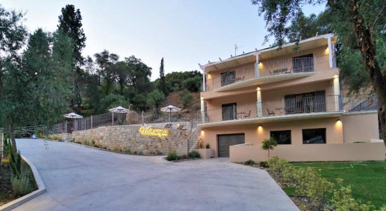 Appartement met hotelvoorzieningen Parga