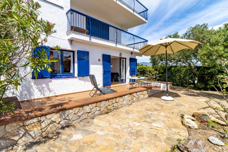 Apartment with garden & terrace | Beach view | Close to the beach | Pets are welcome — photo 2