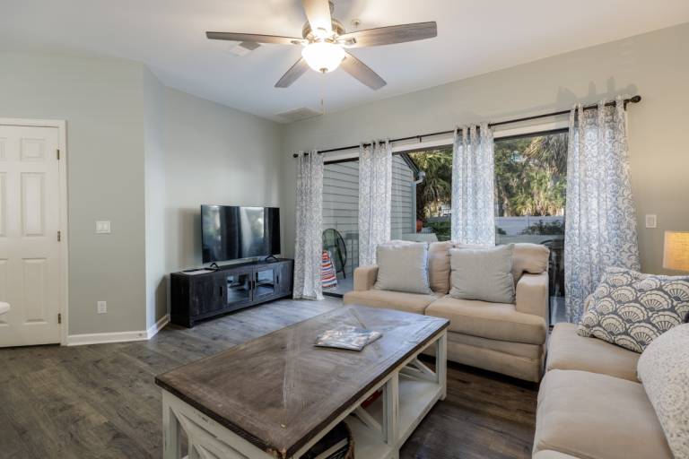 42 Ocean Breeze: Pet Friendly Villa, Newly Updated, Free Bikes, Pool, Tennis — photo 2
