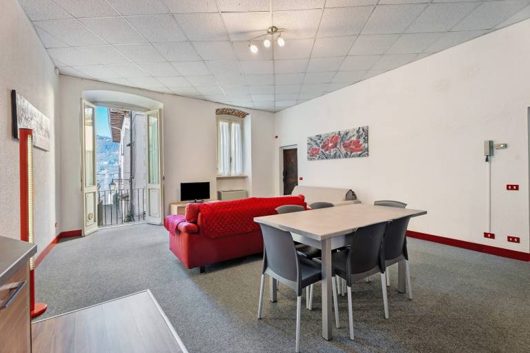 Holiday apartment with patio | City view — photo 3