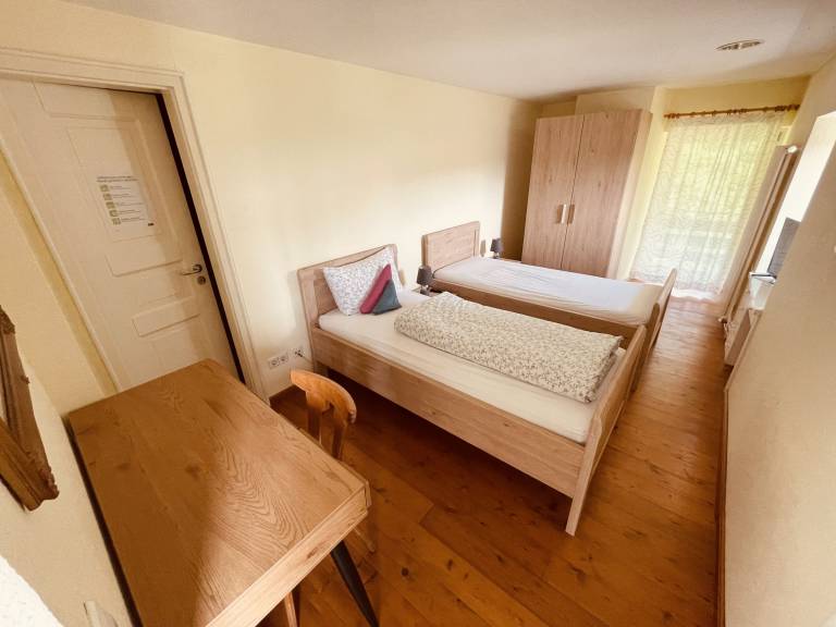Doppelzimmer mit Dusche und WC