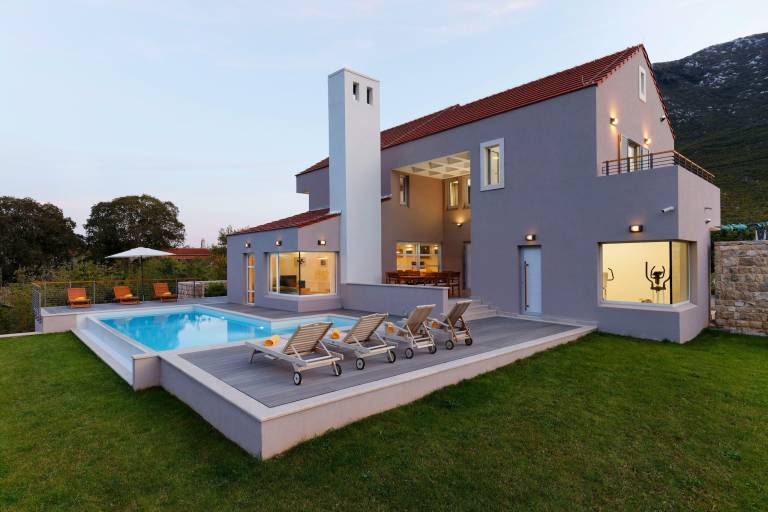 Villa with pool, garden & sauna | Nature view — photo 3