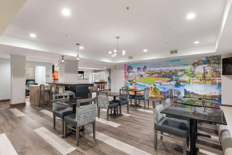 Clarion Pointe Greensboro Airport — photo 3