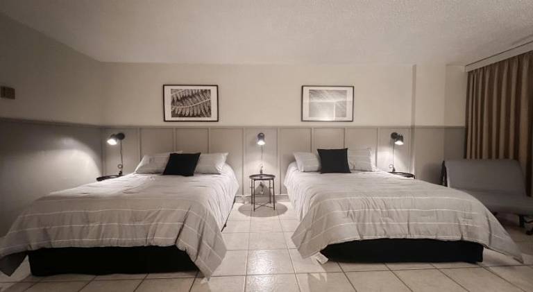 Apartment with pool in Sunny Isles Beach, FL