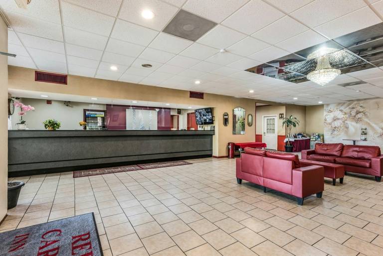 Red Carpet Inn and Suites Hazleton PA — photo 5