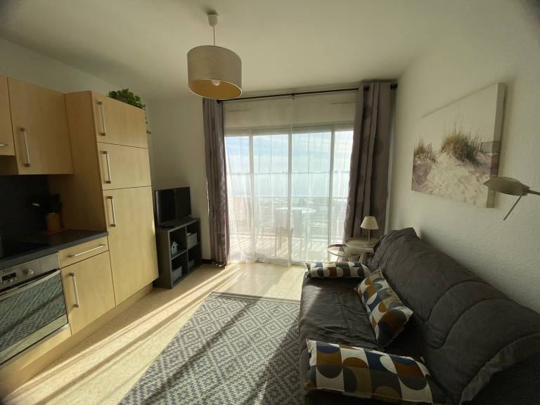 Studio with 1 room for 4 persons — photo 3