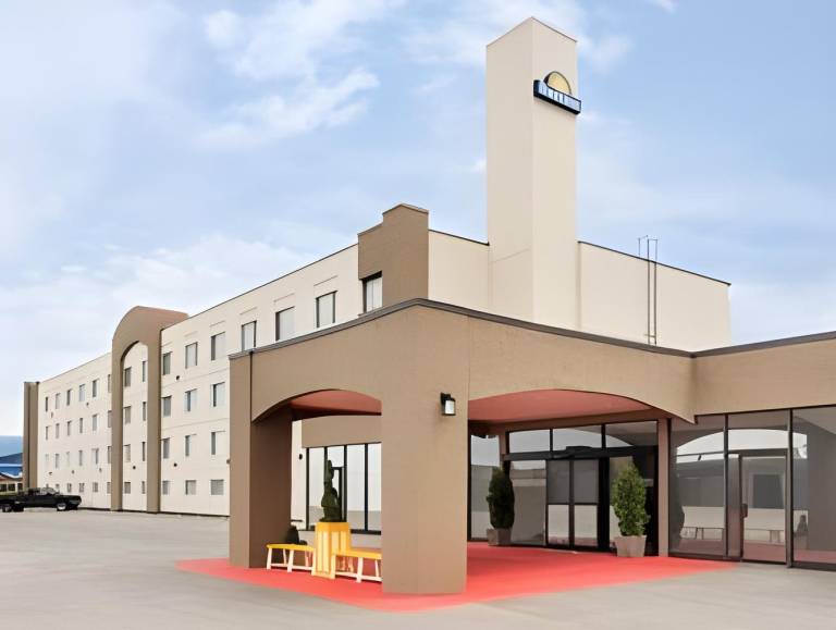 Days Inn & Conference Centre by Wyndham Cranbrook