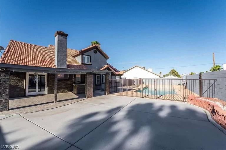 House Twin Lakes