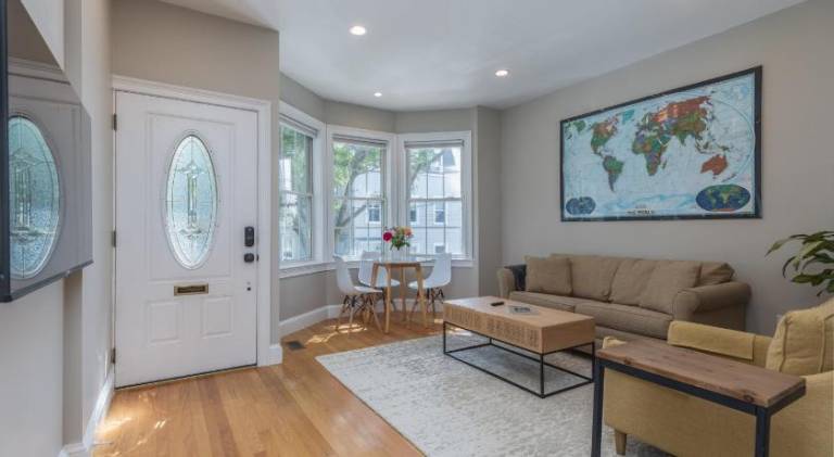 Fully equipped holiday apartment with terrace & yard | Close to the beach | Suitable for remote work | Pet-friendly in Cambridge, MA