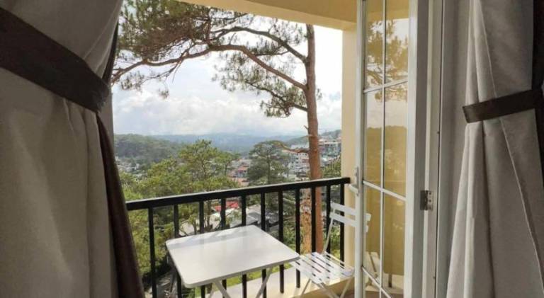 Pleasant serviced apartment with patio | Pets allowed — photo 3