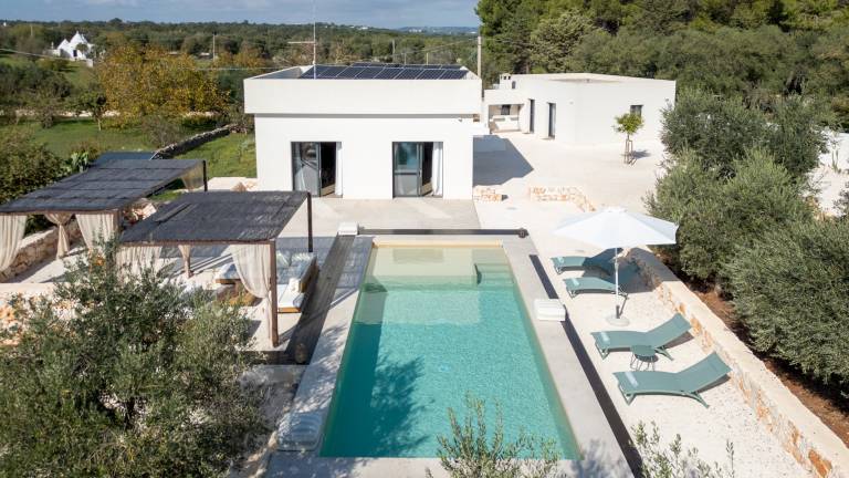 Villa with barbeque, patio & private pool | Garden view — photo 2