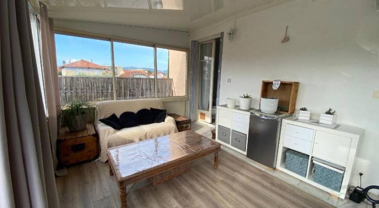 Rental apartment with terrace — photo 2