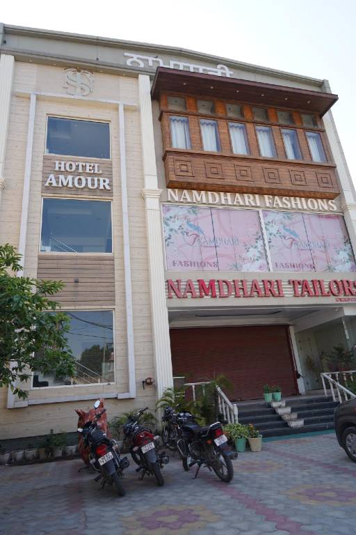 Hotel Amour Chandigarh Ziirakpur