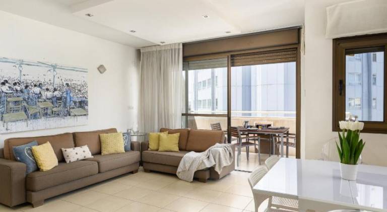 Comfy 2BR with Terrace next to Beach by FeelHome — photo 3