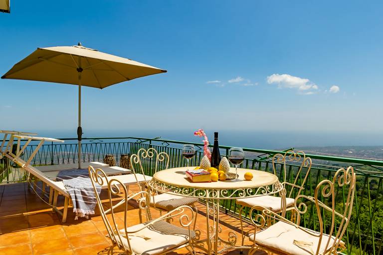 Lovely vacation home with garden, terrace & grill | Sea view | Pet-friendly — photo 2