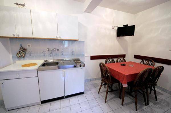 Holiday apartment with terrace — photo 5