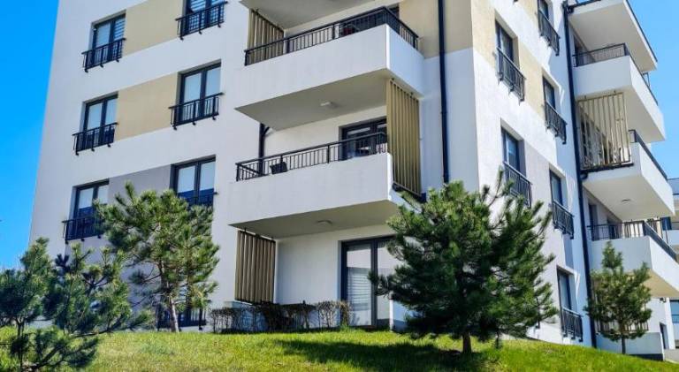Holiday apartment with patio, garden & private pool — photo 4