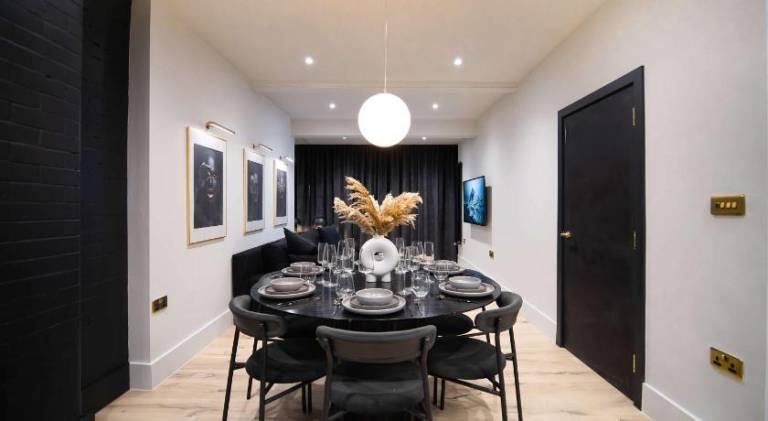 Lovely holiday apartment | Next to Manchester Town Hall | Dogs allowed in Manchester