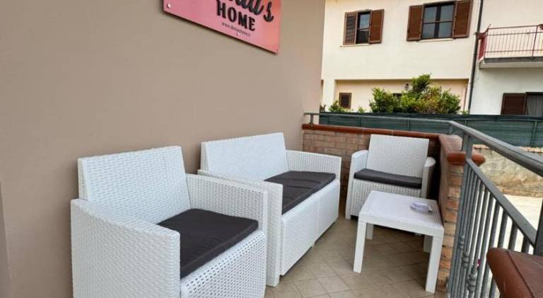 Villa with yard & terrace | Pets are welcome — photo 4