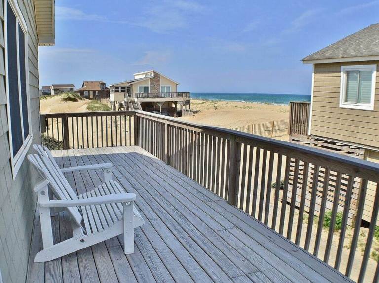 Expansive ocean views in this home located just steps from the ocean. — photo 2
