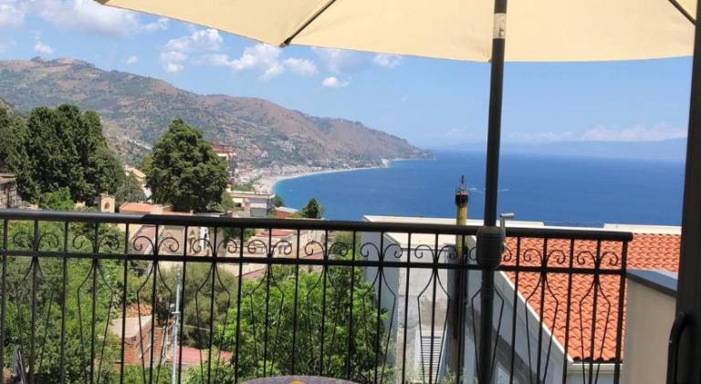 Rental apartment with 1 room for 2 persons in Taormina