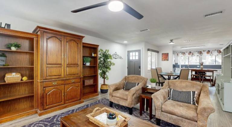Charming vacation home | Pet-friendly — photo 3