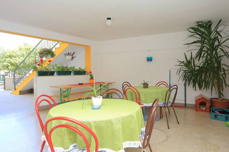 Four-bedroom apartment with terrace and sea view Nemira (Omiš) (A-4652-a) in Omis