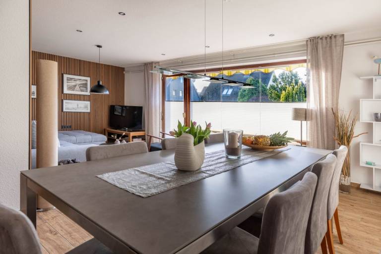 Komfortables Wohnen auf ebenerdigen 145m² für bis zu 7 Personen, in guter Lage — photo 2
